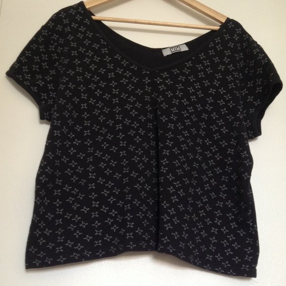 MXM Plus Sz T-Shirt w/ Heart & Crossbones Pattern - Picture 1 of 6